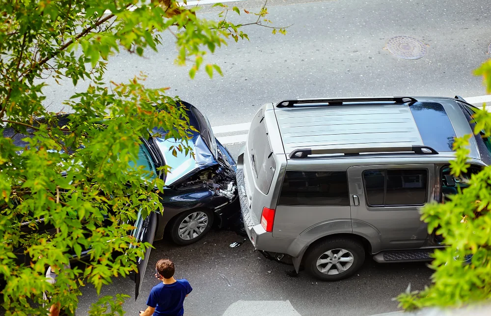 Does car insurance cover accidents on private property? | MokaramLawFirm